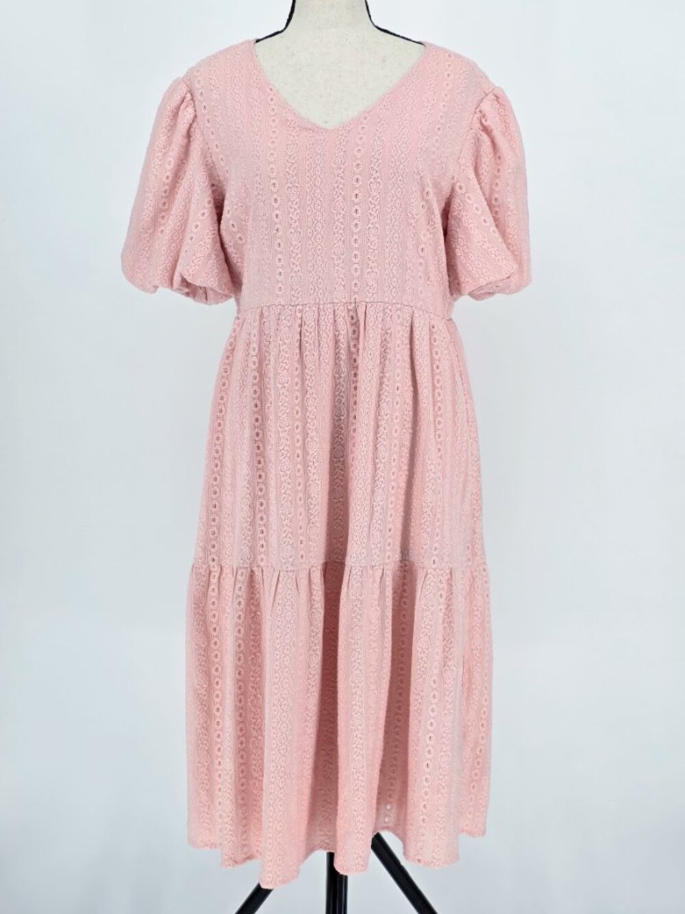 Beryl Pink Eyelet Lace Puff Sleeve Tiered Midi Dress Size Small EUC